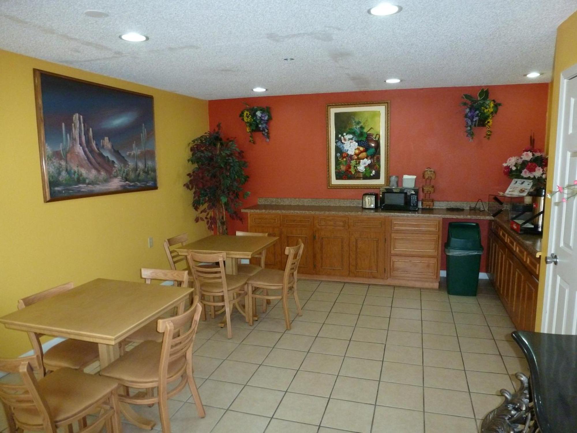 Redwood Inn - White Hall Luaran gambar