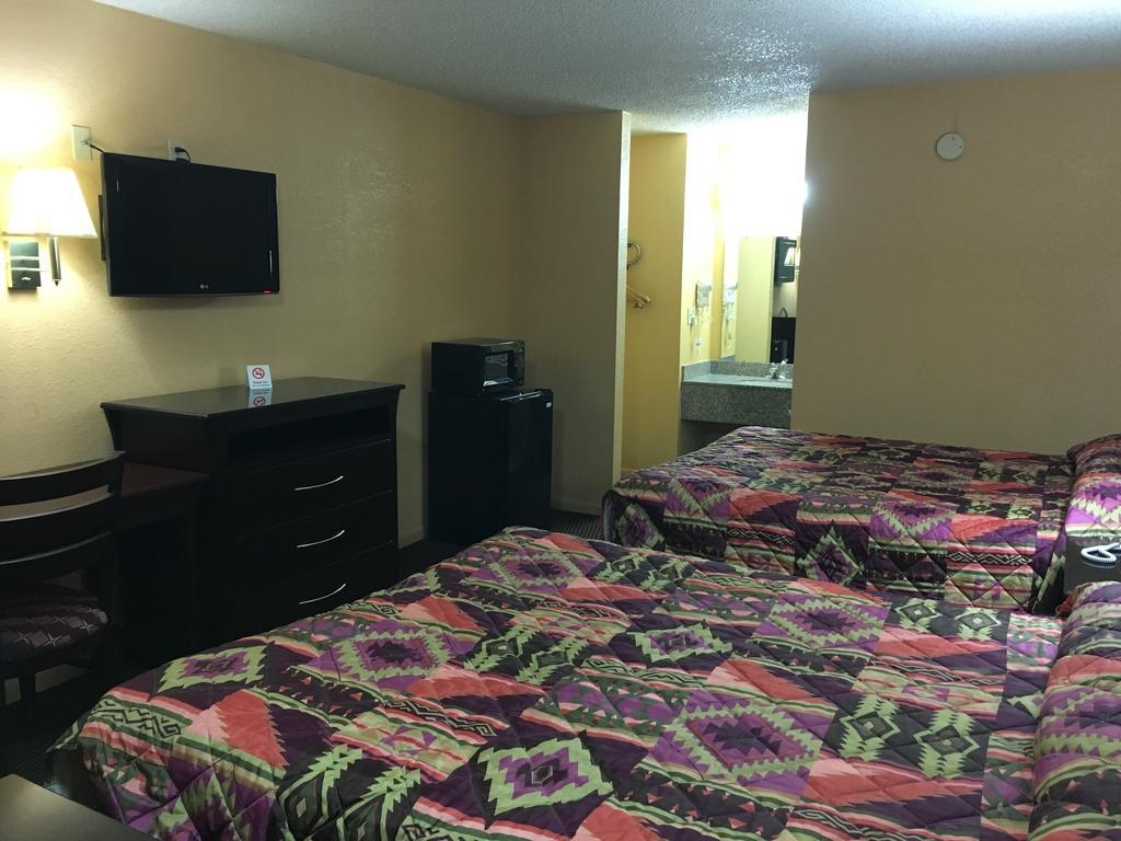 Redwood Inn - White Hall Luaran gambar