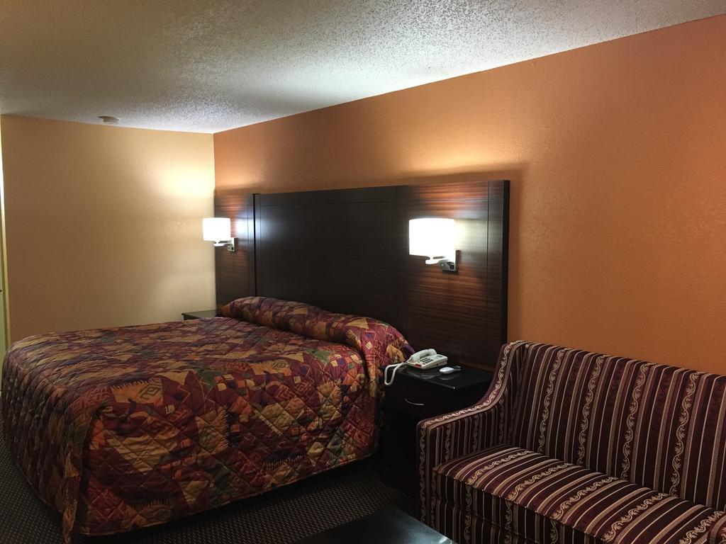 Redwood Inn - White Hall Luaran gambar