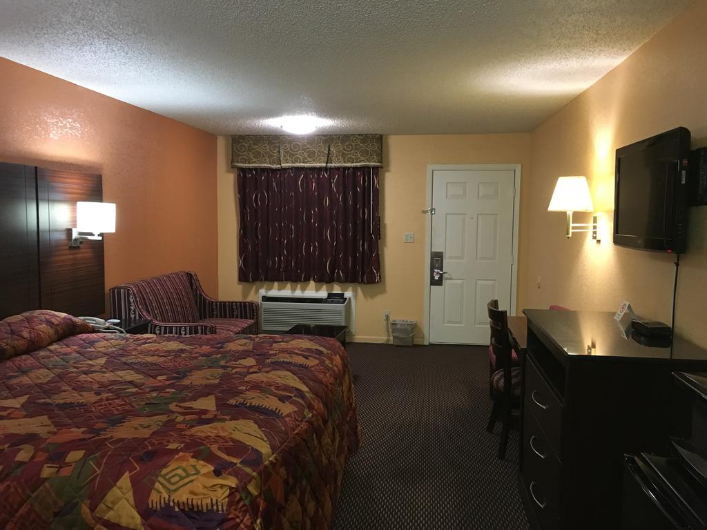 Redwood Inn - White Hall Luaran gambar