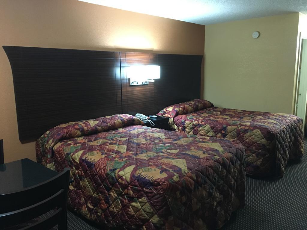 Redwood Inn - White Hall Luaran gambar