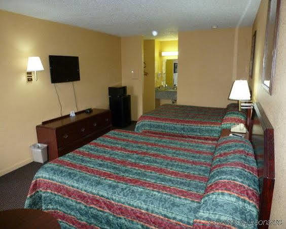 Redwood Inn - White Hall Luaran gambar