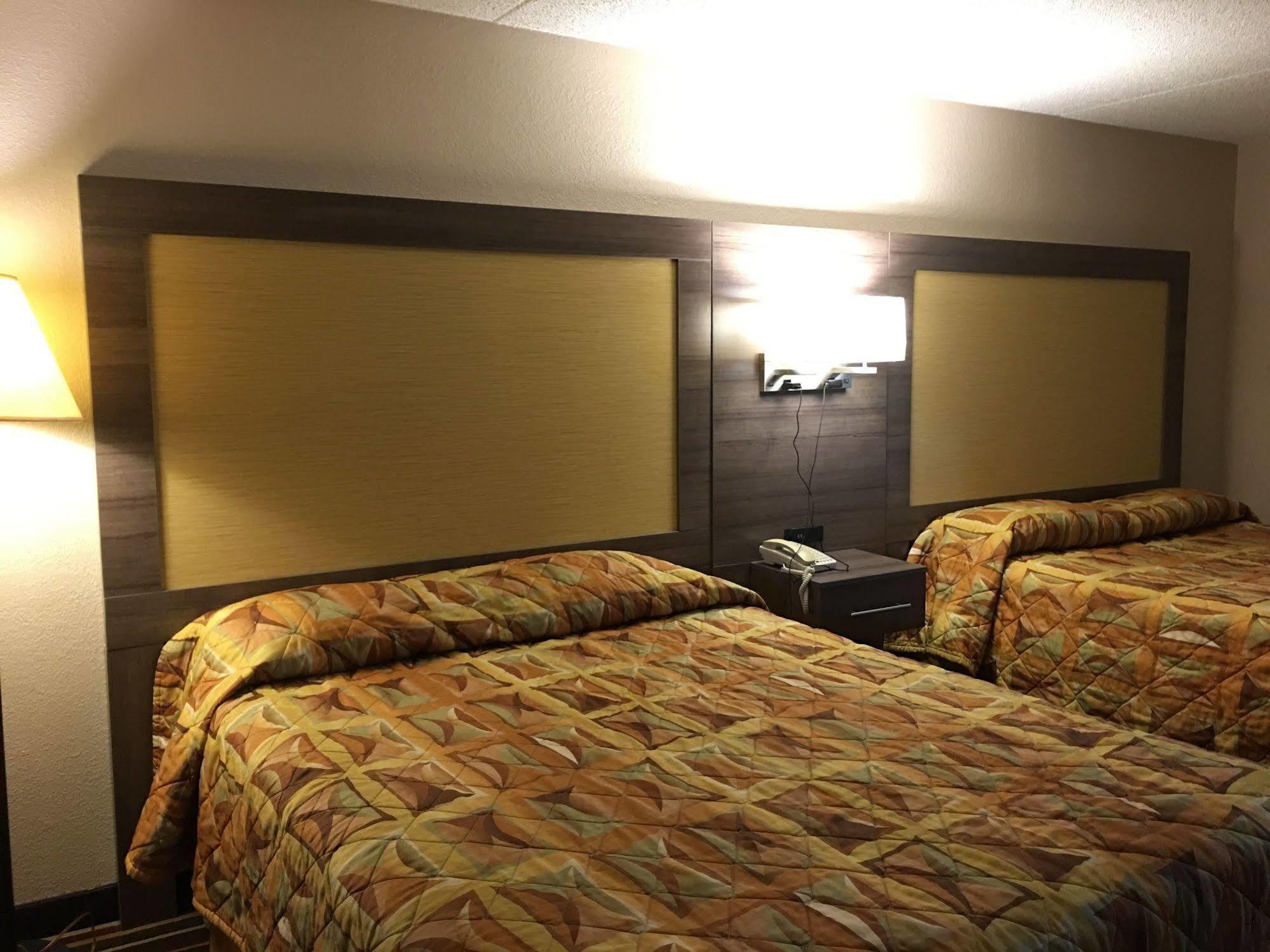 Redwood Inn - White Hall Luaran gambar