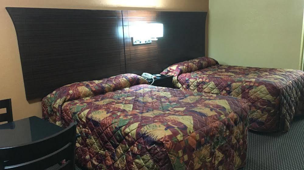 Redwood Inn - White Hall Luaran gambar